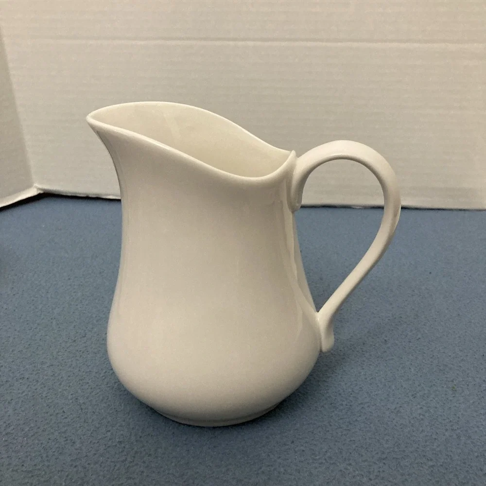 Vtg Pier 1 Imports White 6.5